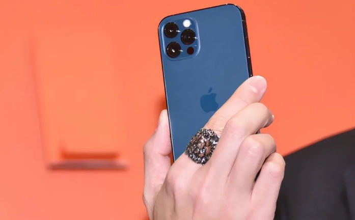 梨林镇苹果手机维修分享iPhone12系列重启方法教程 